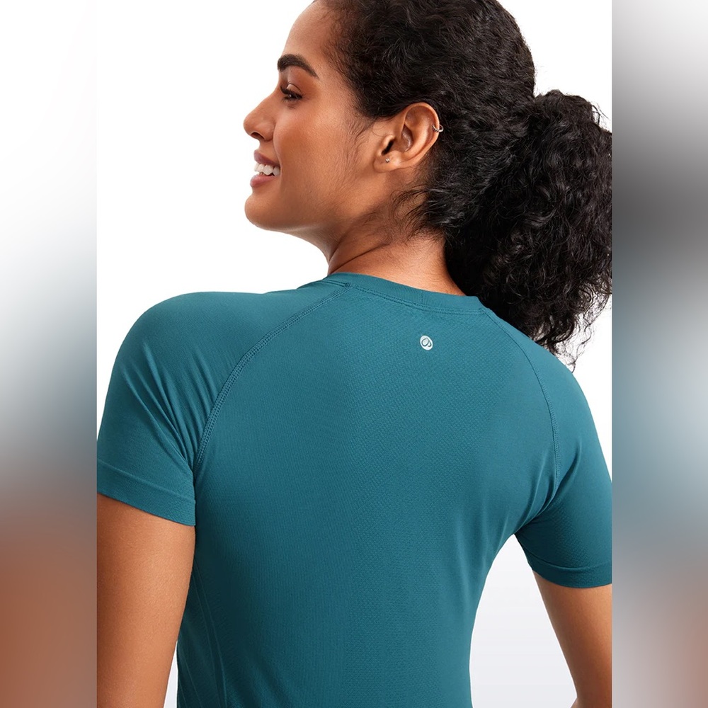 Seamless Crewneck Short Sleeve Shirts Waist Length - Picture 3 of 6
